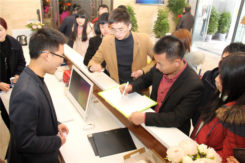 到店客户留下墨宝.jpg