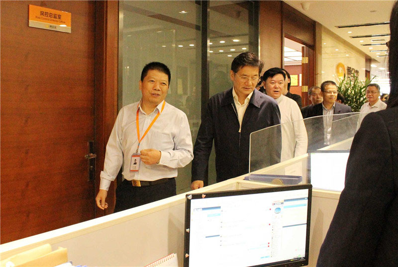3江西省政协党组副书记、副主席姚亚平一行视察组莅临互联网金融服务平台——博金贷.jpg