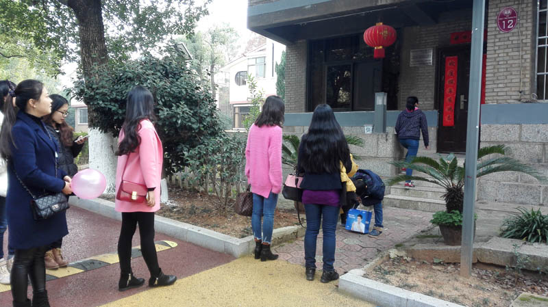 1481598478924092975.jpg 博金贷理财党总支走进南昌SOS儿童村图03.jpg