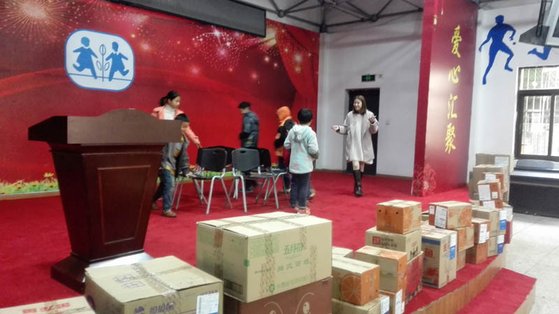 1481598524436019790.jpg 博金贷理财党总支走进南昌SOS儿童村图06.jpg