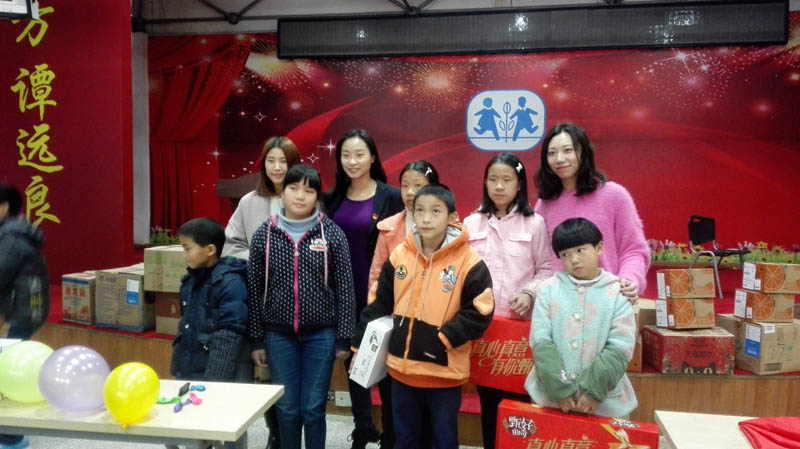 1481598557866029327.jpg 博金贷理财党总支走进南昌SOS儿童村图09.jpg