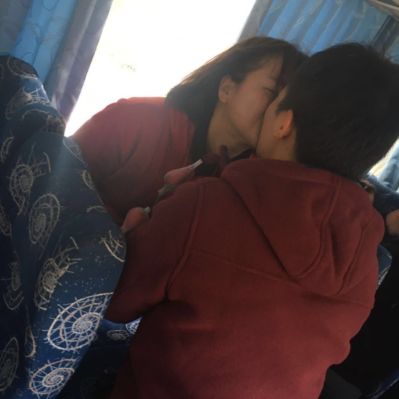 1487064960470093697.jpg 15-回来的路上,有位小伙求婚成功!羡煞我们!.jpg