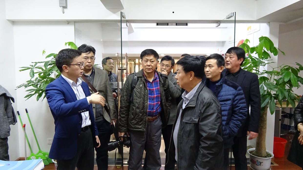 1488417704885004032.jpg 01-上饶企业考察团与博金贷进行多方合作交流.jpg