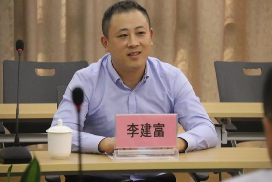 1505868656579064102.png blob.png